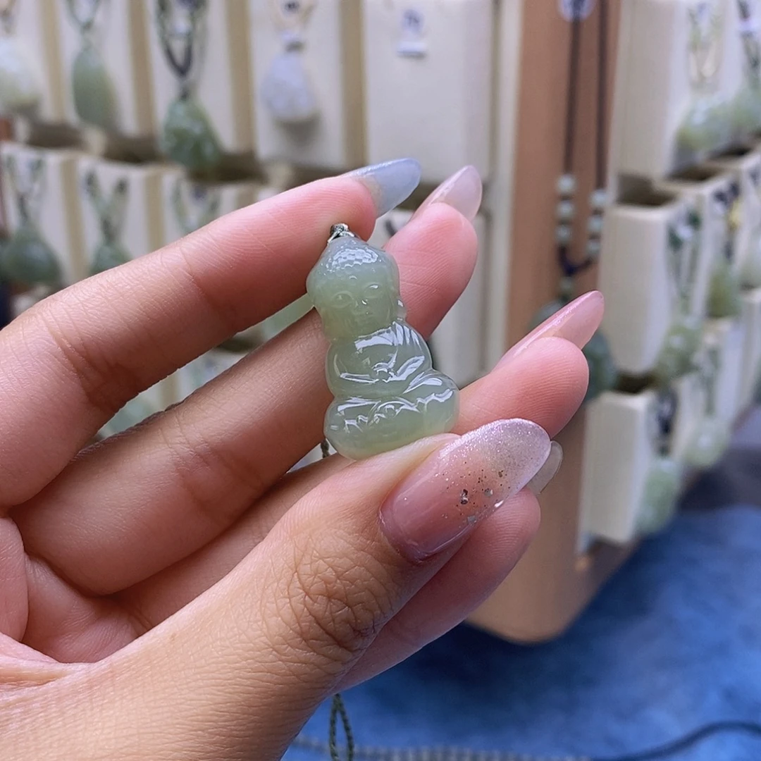 和田玉未镶嵌颈饰诺****辰