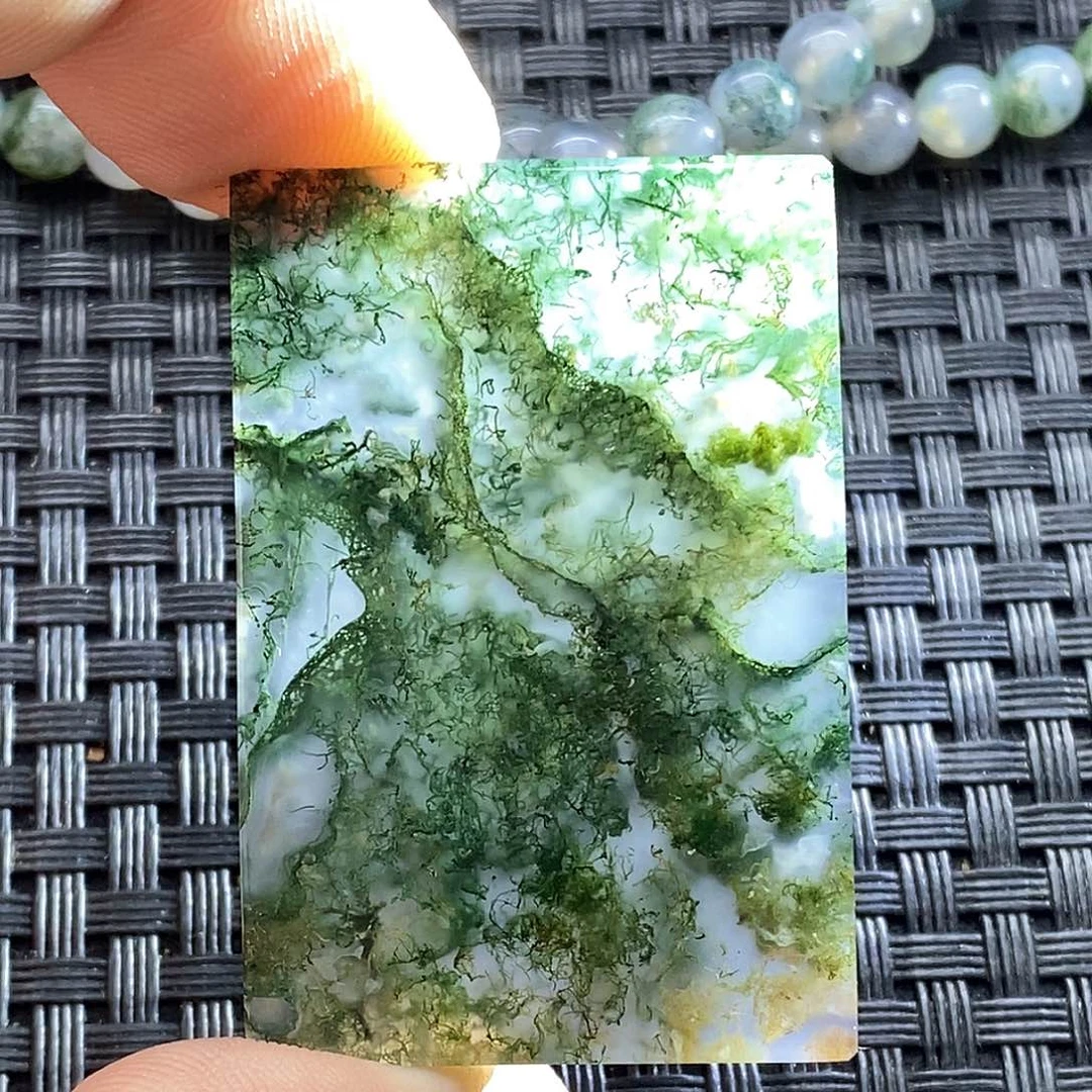 未镶嵌颈饰玛瑙/玉髓妙*