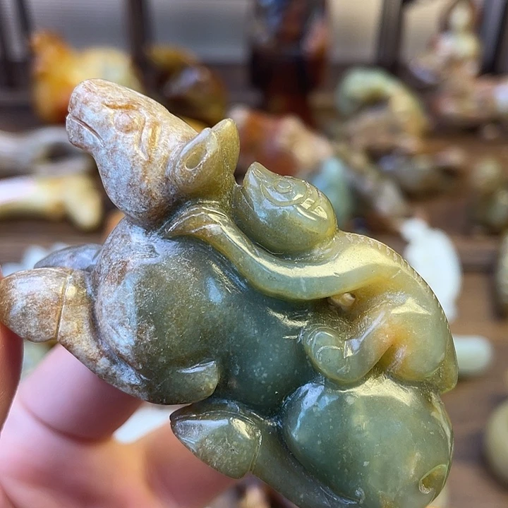 未镶嵌和田玉（糖玉）挂件