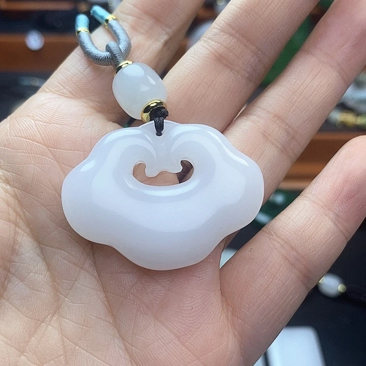 石英质玉颈饰未镶嵌罗*