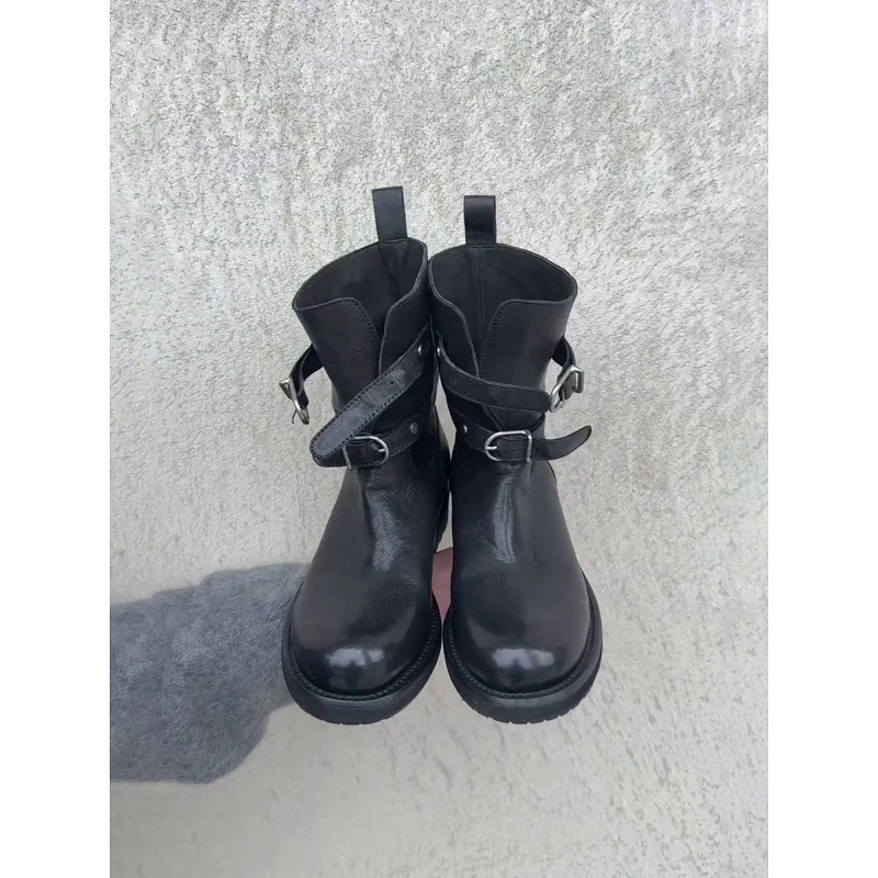 黑色时尚粗跟百搭厚底靴中筒靴女款成现货鞋面橡胶底文秋冬