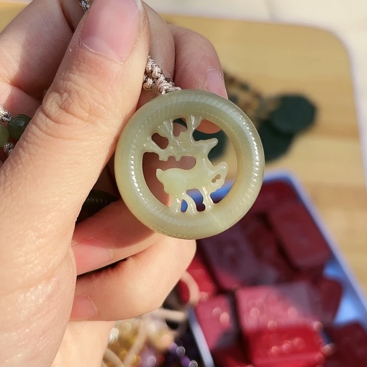 和田玉颈饰未镶嵌