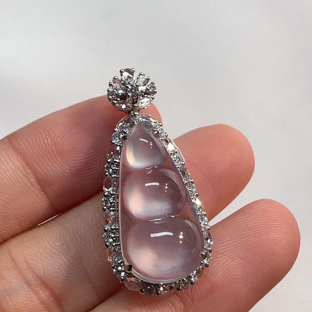 翡翠18K金镶嵌吊坠(不含链)福豆