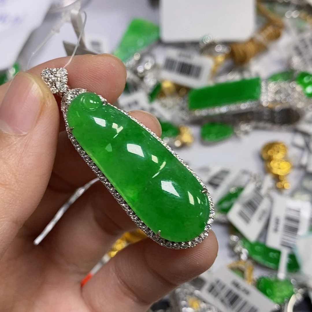 【闪购商品】颈饰18K金镶嵌翡翠晚**～吊坠