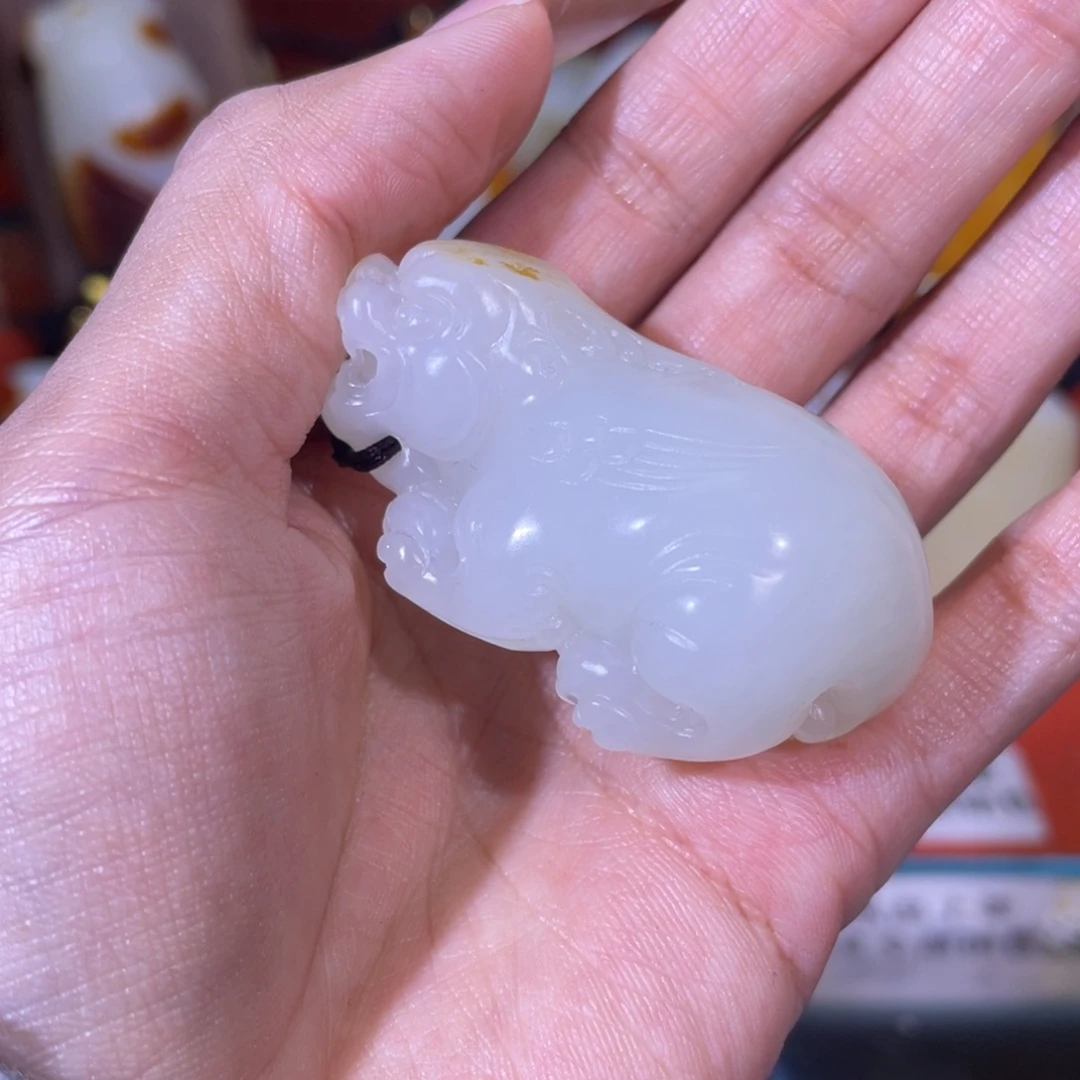 墨***。和田玉未镶嵌挂件