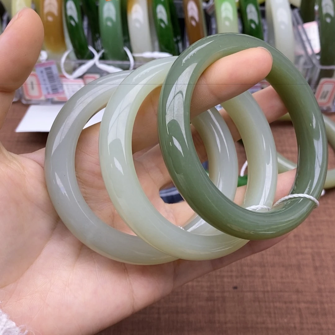 未镶嵌手镯和田玉多样性拍一发一