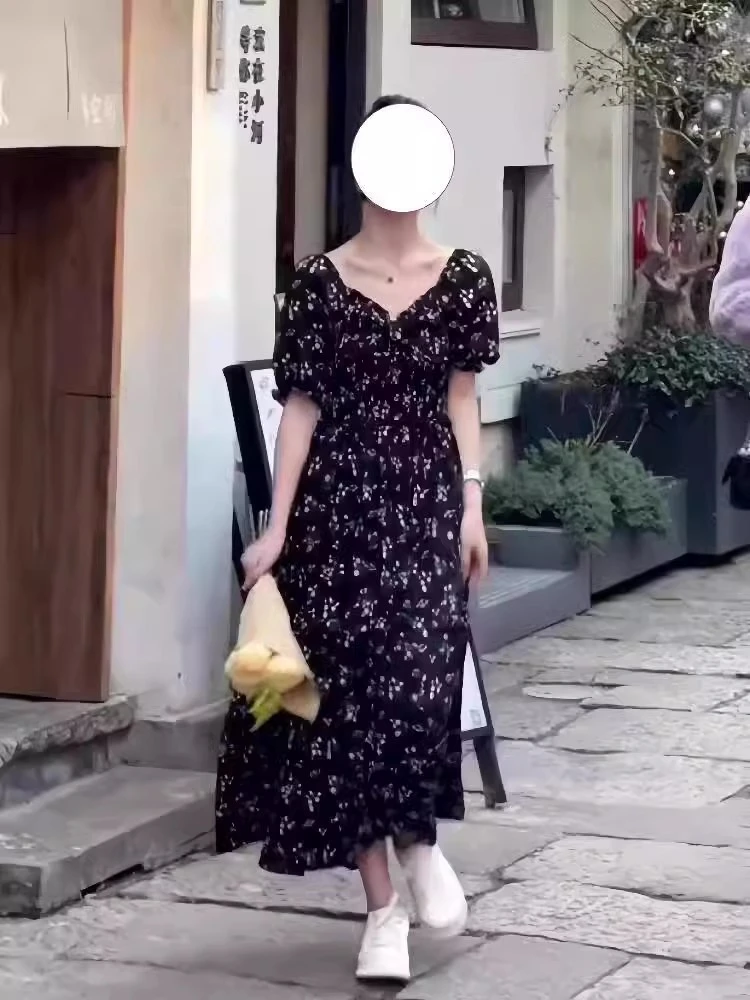 黑色碎花连衣裙女2025夏季新款法式泡泡袖高级感收腰显瘦长款裙子