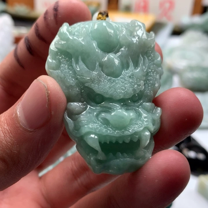 翡翠未镶嵌颈饰保真天然a货翡翠