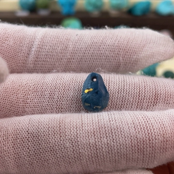 绿松石未镶嵌原矿