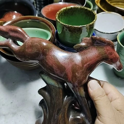 瓷片瓷片，各种摆件，均有瑕疵。沙锅！
