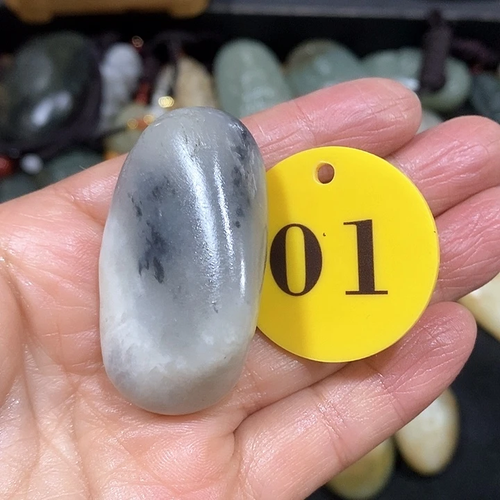 未镶嵌和田玉（糖玉）挂件