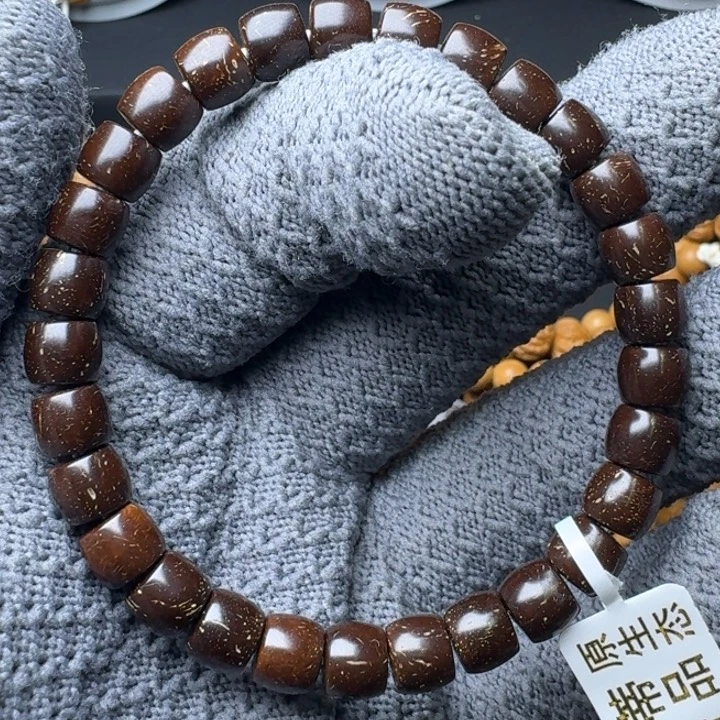 W***…手串猴头核桃耶蒂