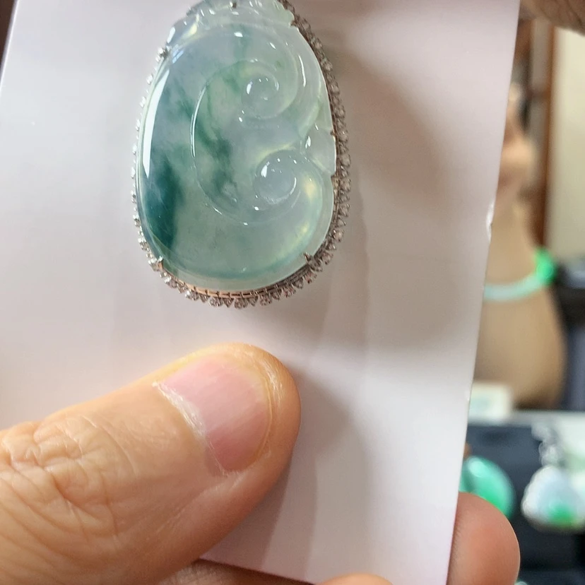 【闪购商品】吊坠(不含链)18K金镶嵌翡翠