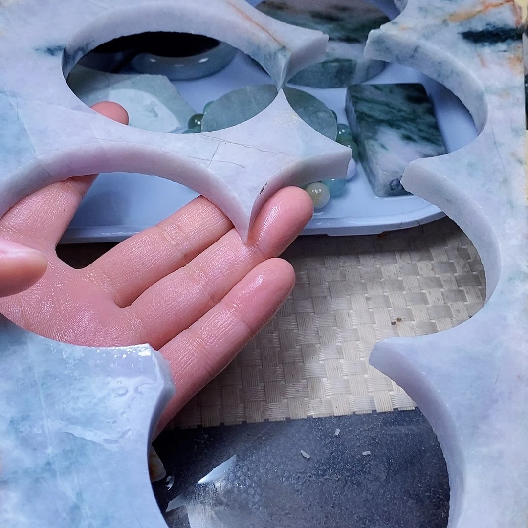 乐***乐翡翠未镶嵌颈饰58