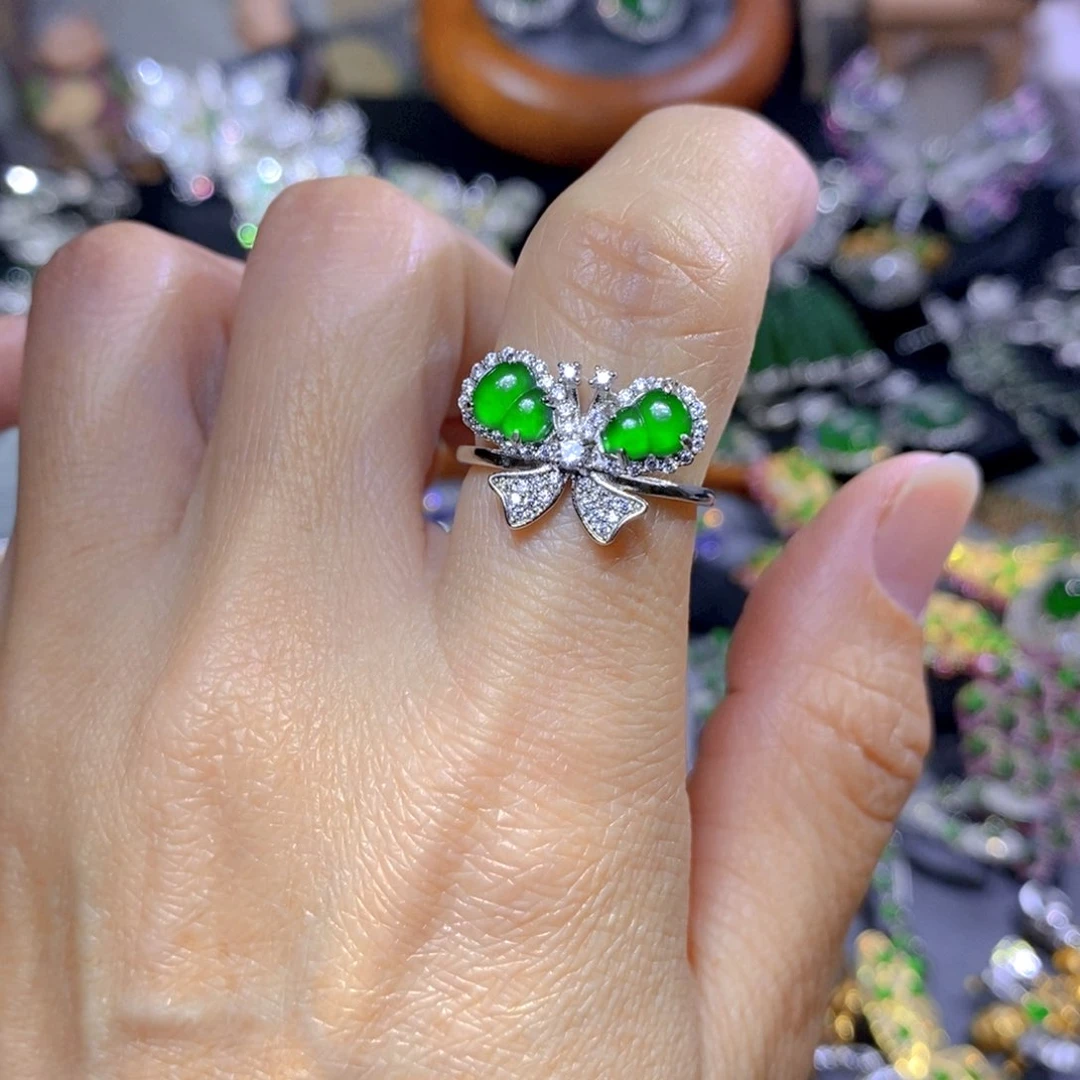 翡翠颈饰银S925镶嵌天然翡翠