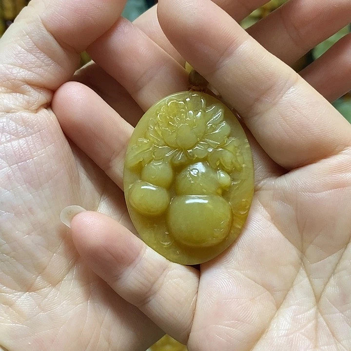 岫玉未镶嵌吊坠(赠链)