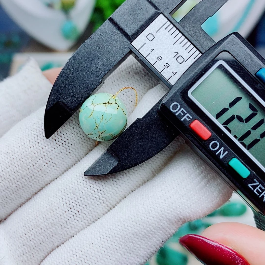 绿松石未镶嵌颈饰