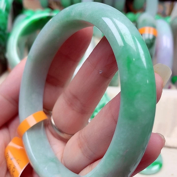 未镶嵌手镯翡翠翡翠