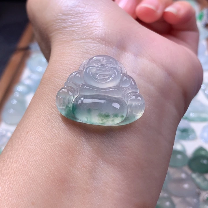 颈饰未镶嵌翡翠冰种飘花佛公