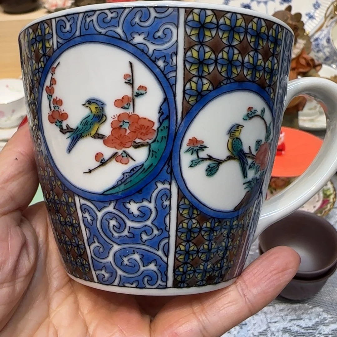 茶盏咖啡杯里有一个小杯子