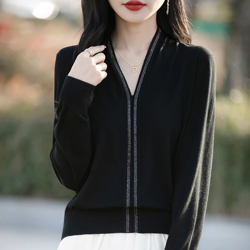 奥特莱斯撤柜品女装秋冬宽松V领百搭时尚烫钻长袖针织衫显瘦打底