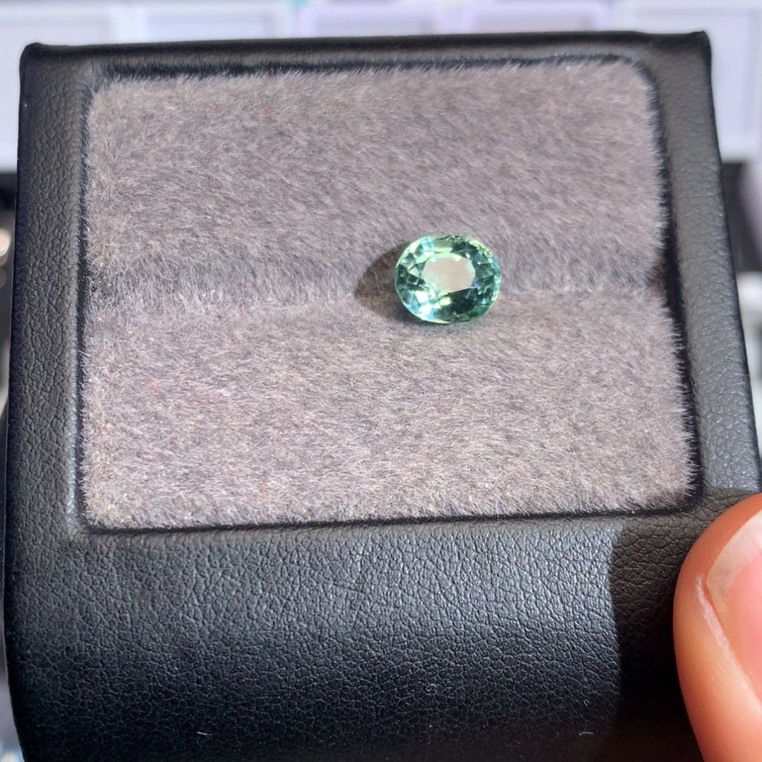 珠宝奇石碧玺未镶嵌2.1克拉