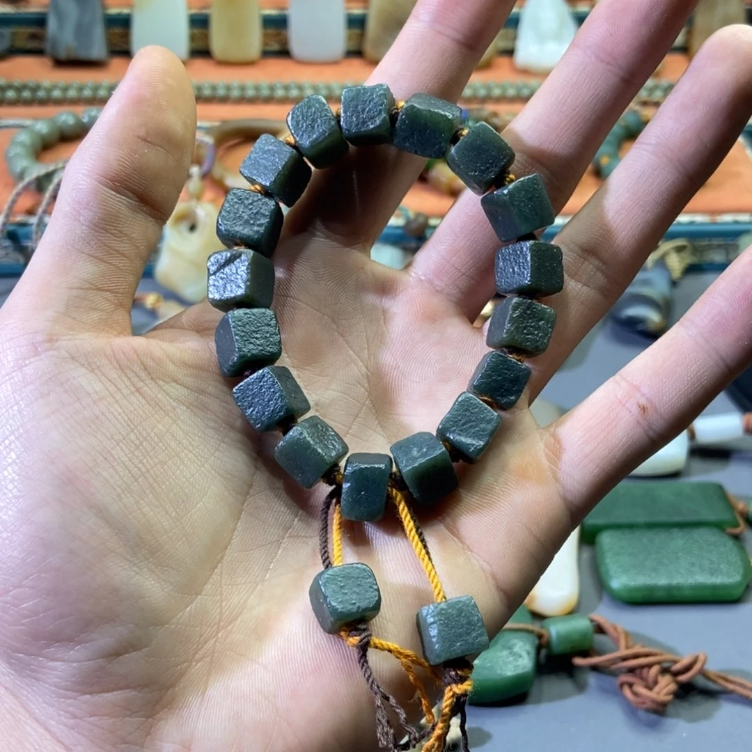 和田玉颈饰未镶嵌菲**艺