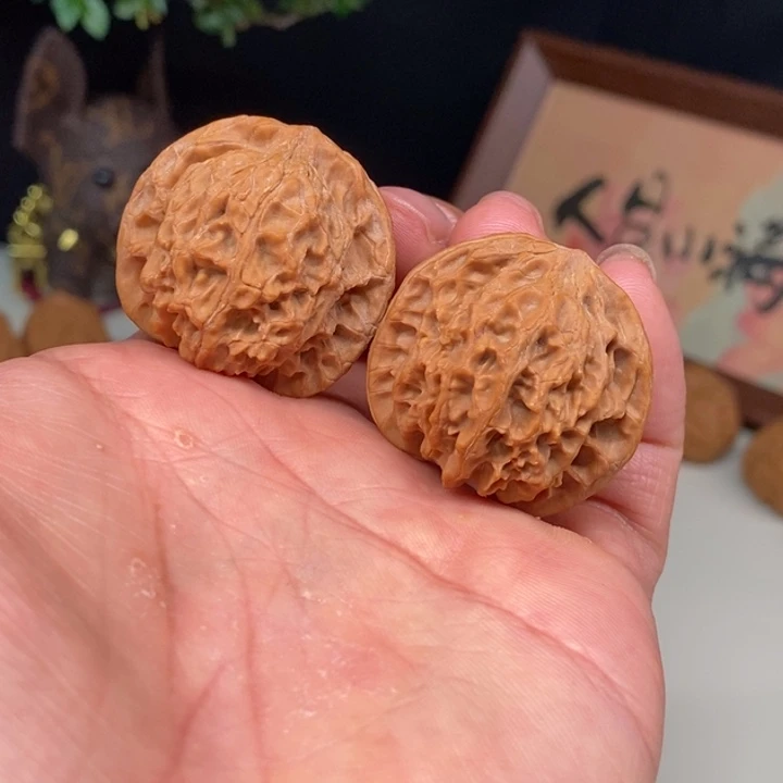 文玩核桃把件凤凰岭狮子头