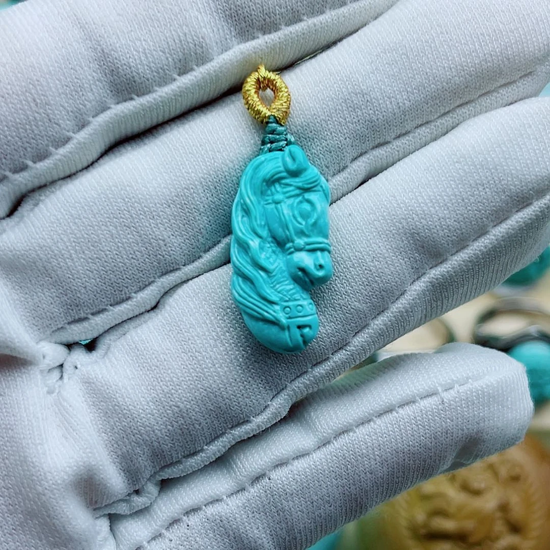 绿松石未镶嵌珠宝奇石