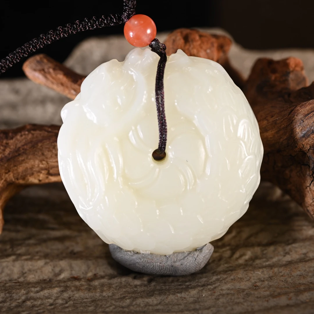 LOT8824 2510200062和田玉龙纹平安扣挂坠/保利