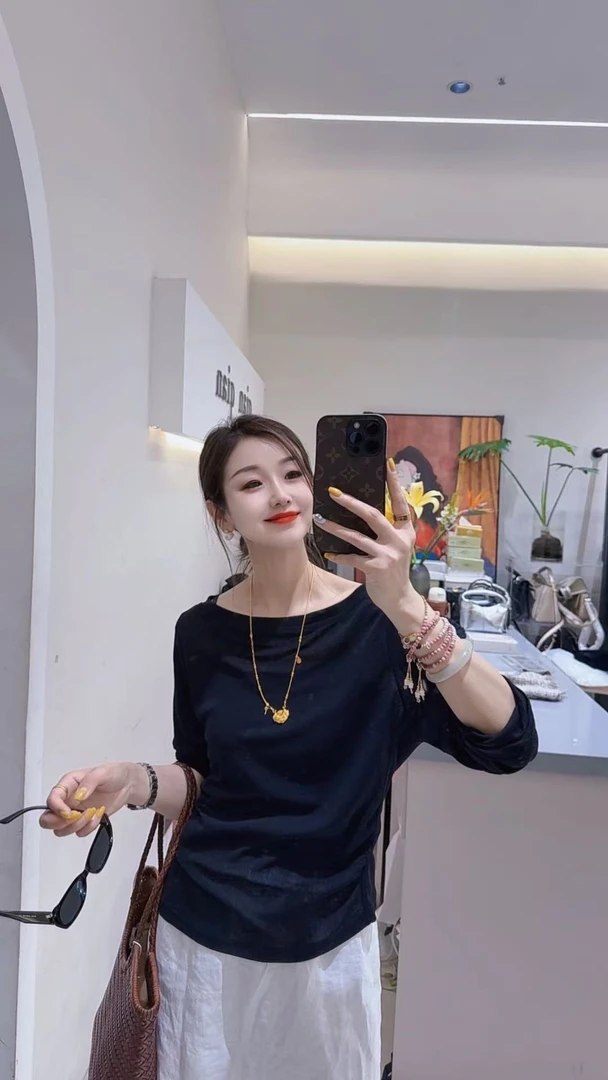 倩倩家一字肩薄款T恤