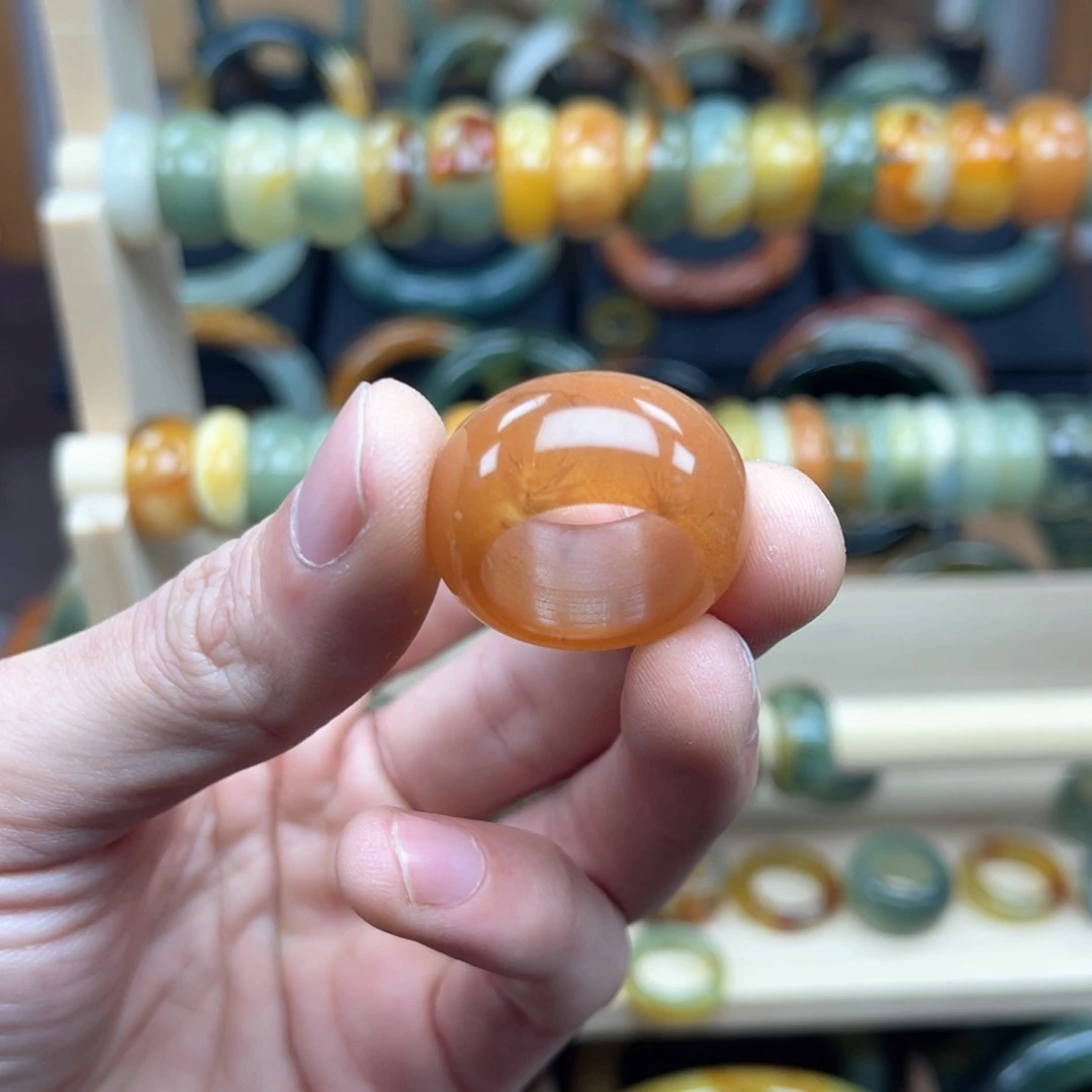 蛇纹石玉戒圈未镶嵌雷**?