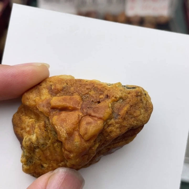 忻***）琥珀未镶嵌裸石琥珀