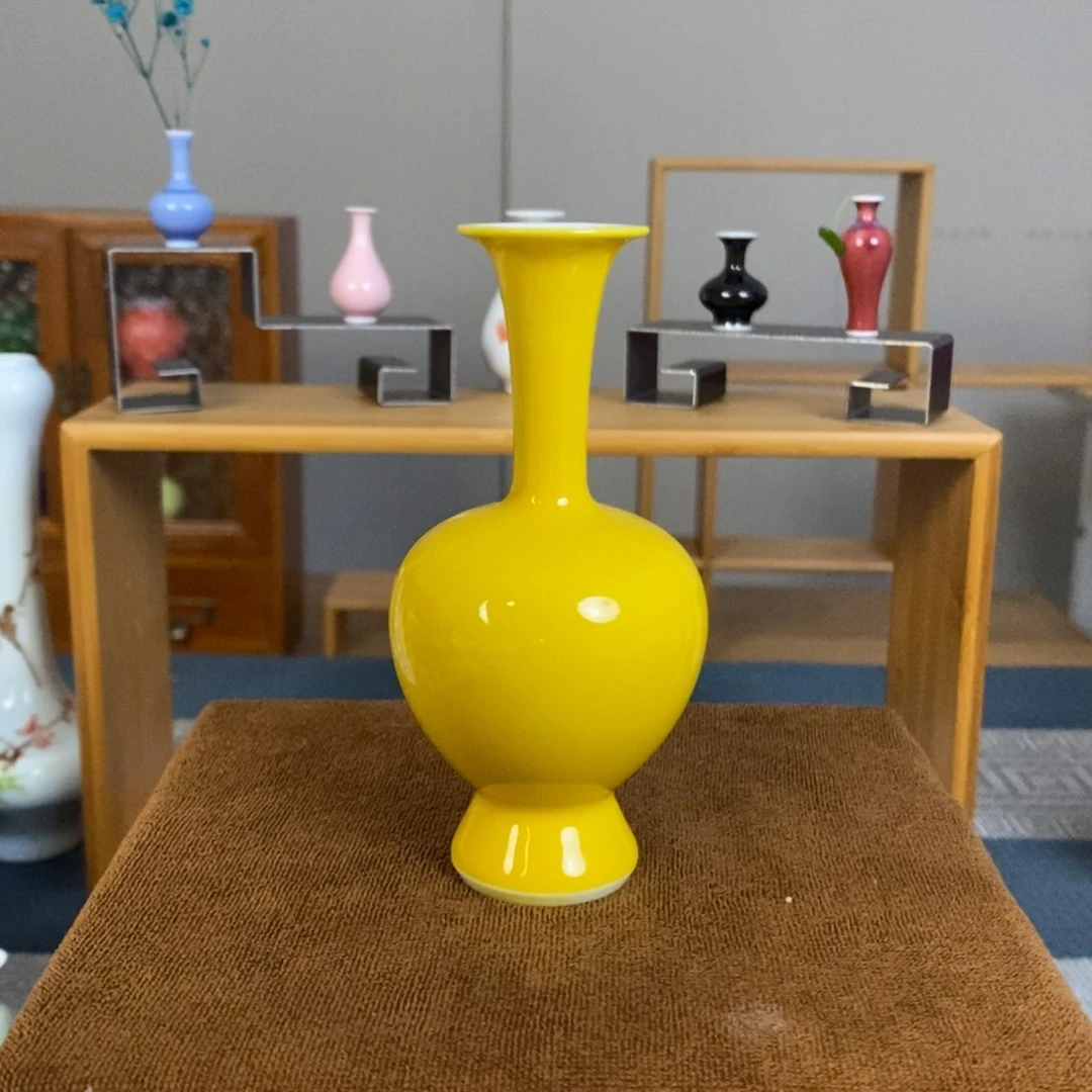 摆件景德镇瓷器精品陈列中