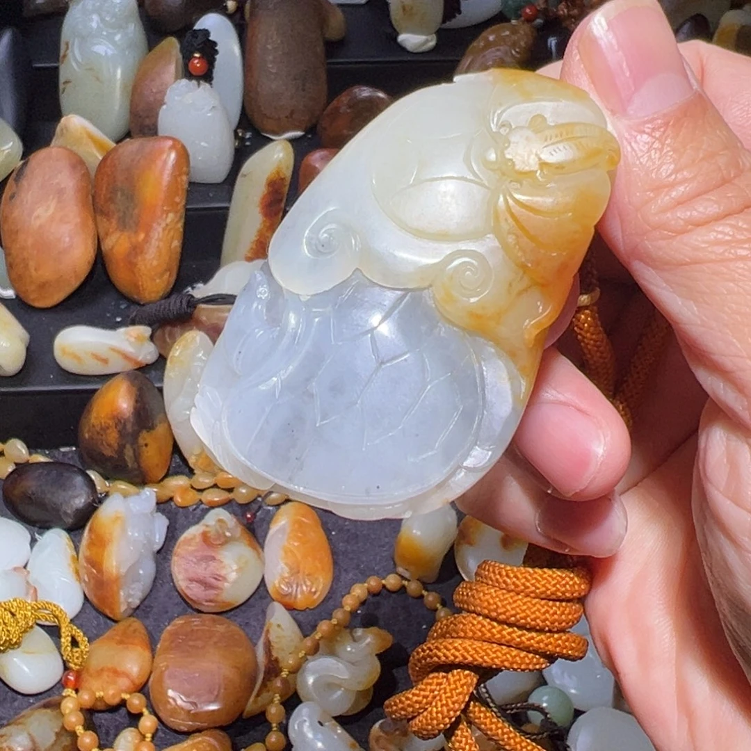 和田玉吊坠(不含链)未镶嵌飞*