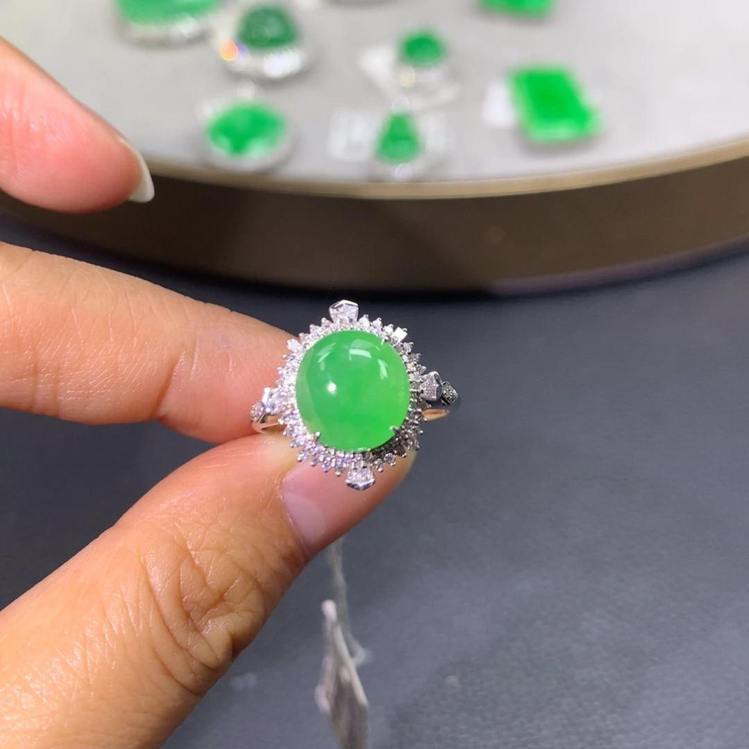 翡翠戒指18K金镶嵌翡翠