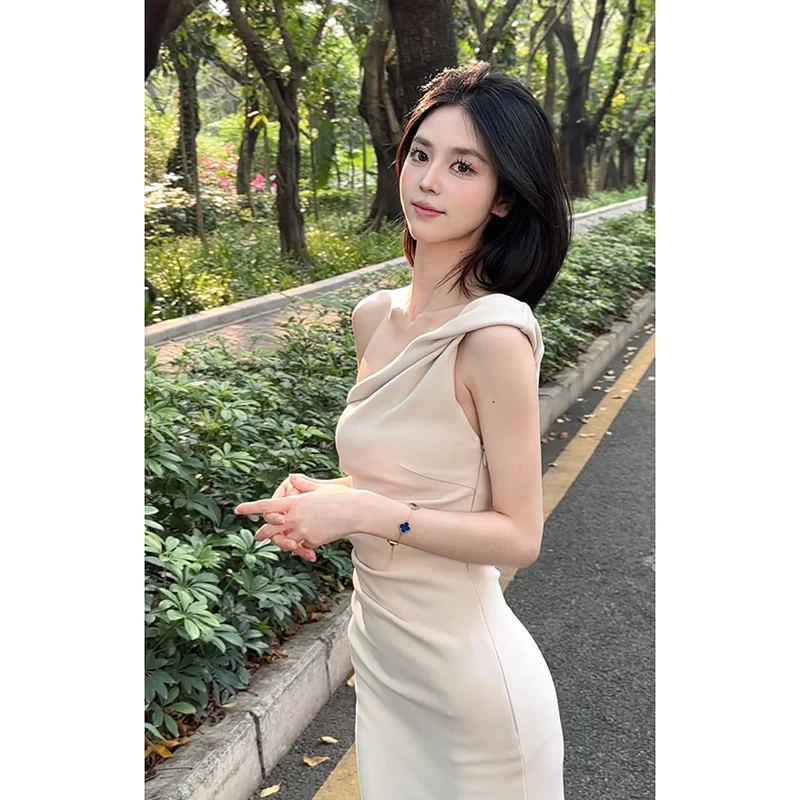 【莱茵絮语】法式气质高级斜肩扭结设计修身显瘦连衣长裙女夏长裙