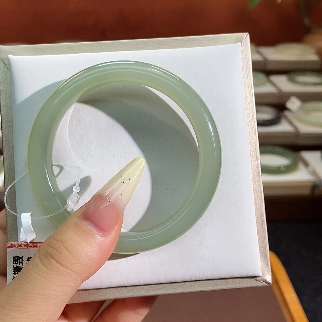 和田玉手镯未镶嵌小****常