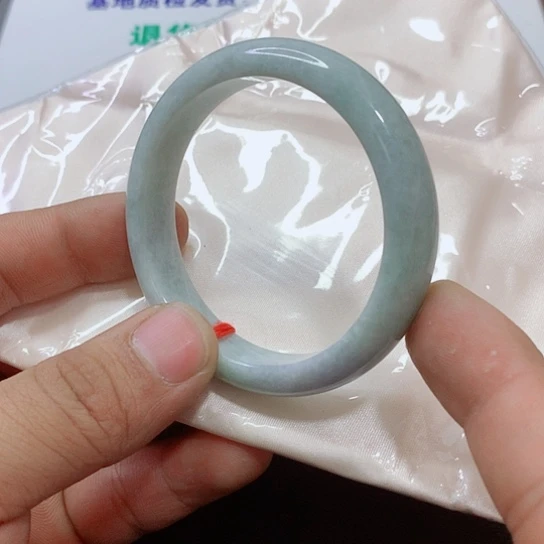 翡翠手镯未镶嵌手镯