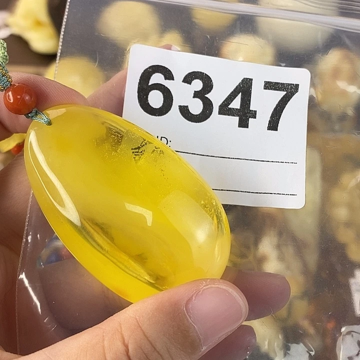 蜜蜡未镶嵌珠宝奇石