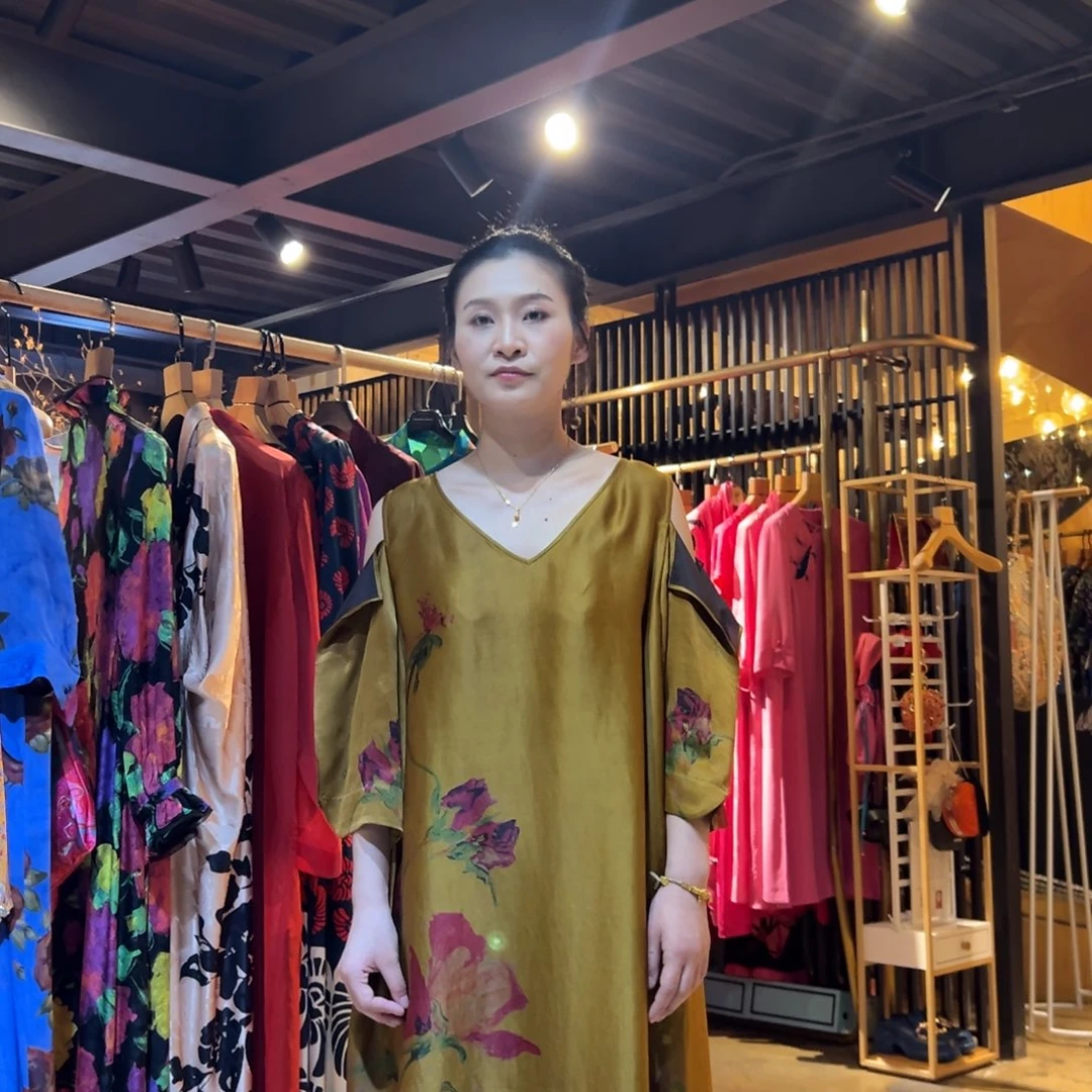 不规则裙定位花香云纱