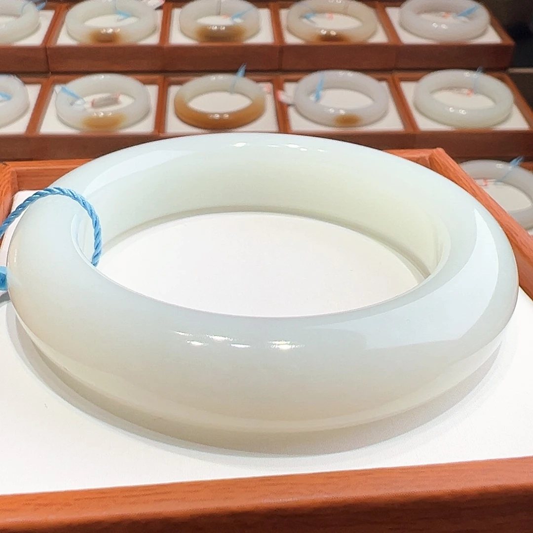 和田玉手镯55 56未镶嵌