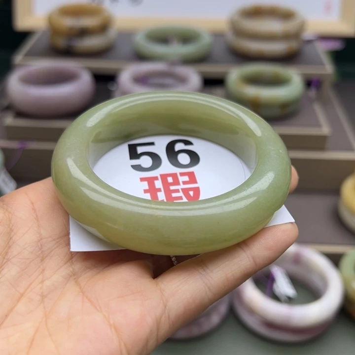 石英质玉未镶嵌手镯