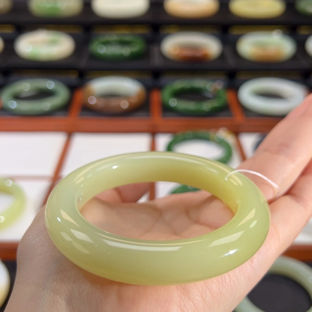 未镶嵌手镯和田玉（黄玉）双色奶黄包