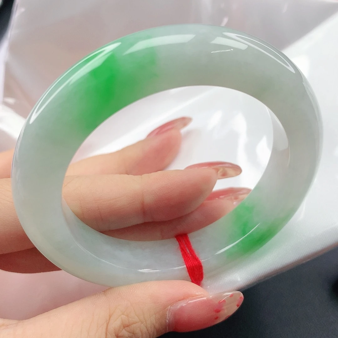 翡翠手镯未镶嵌，768