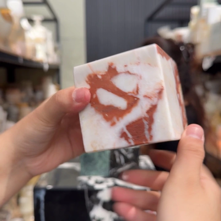 大理石R13。两个亿。