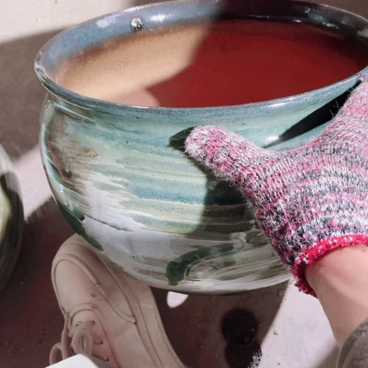 口径32高度24一只小瑕疵