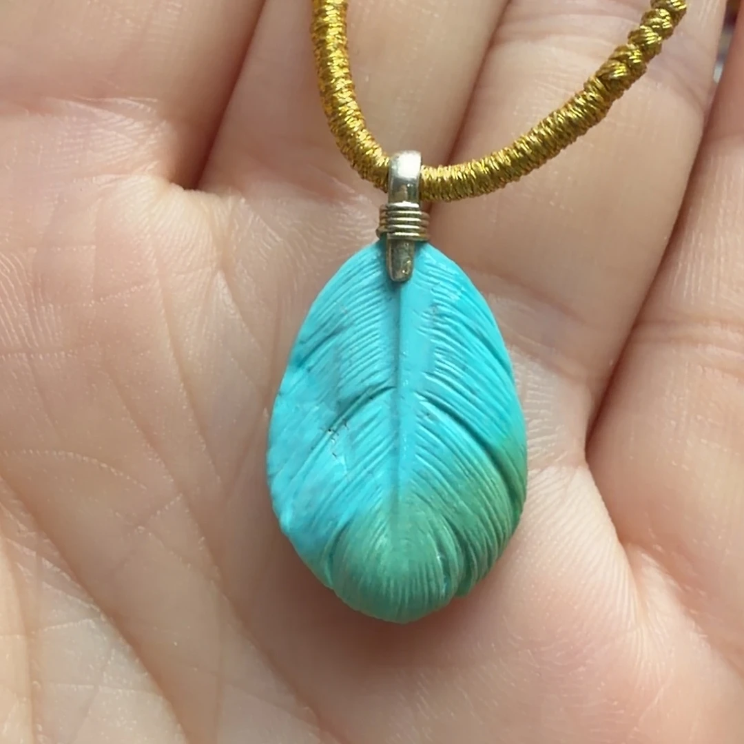 绿松石未镶嵌颈饰