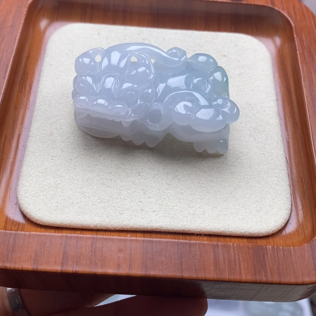 骤***雨颈饰未镶嵌翡翠霸王貔貅
