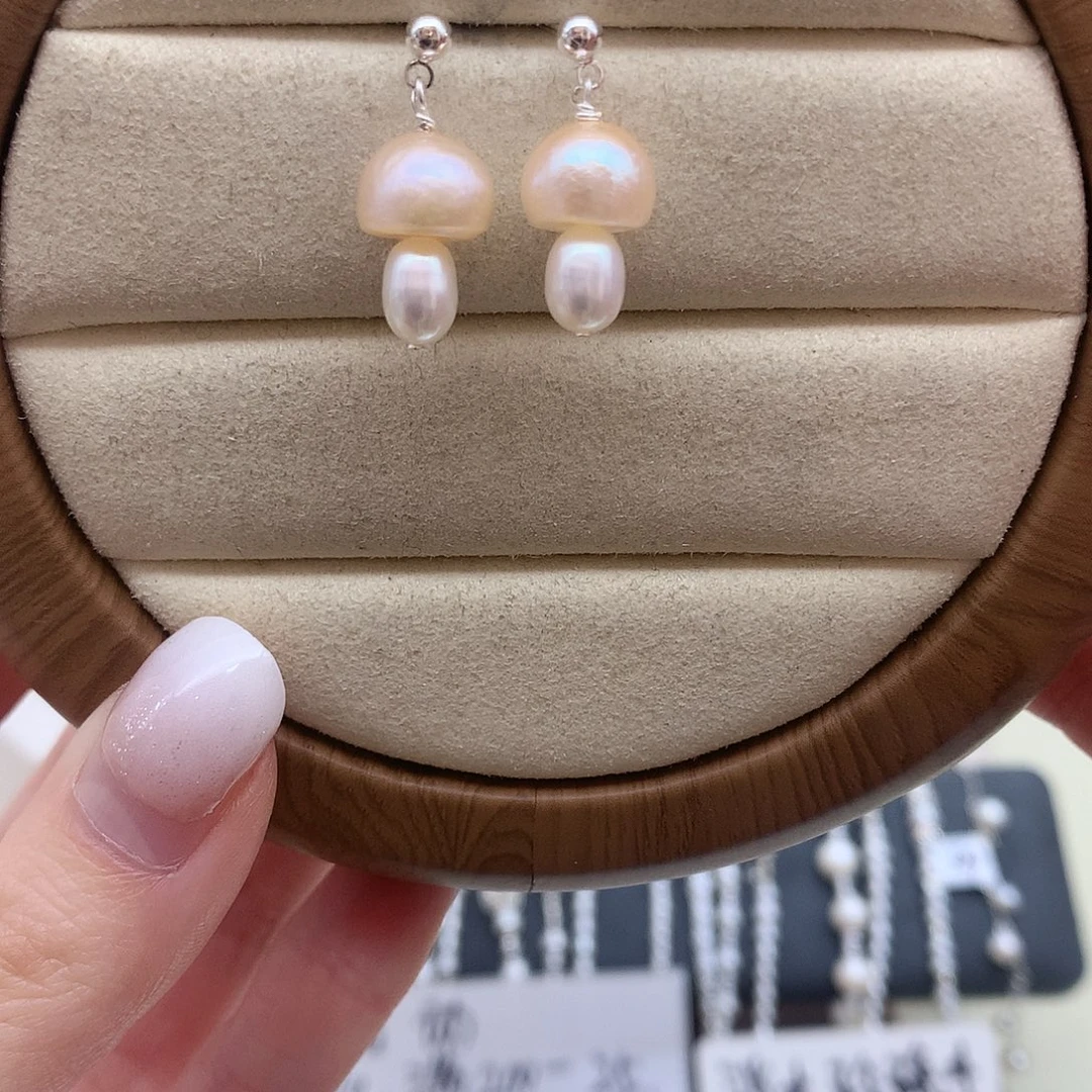 淡水珍珠未镶嵌耳饰